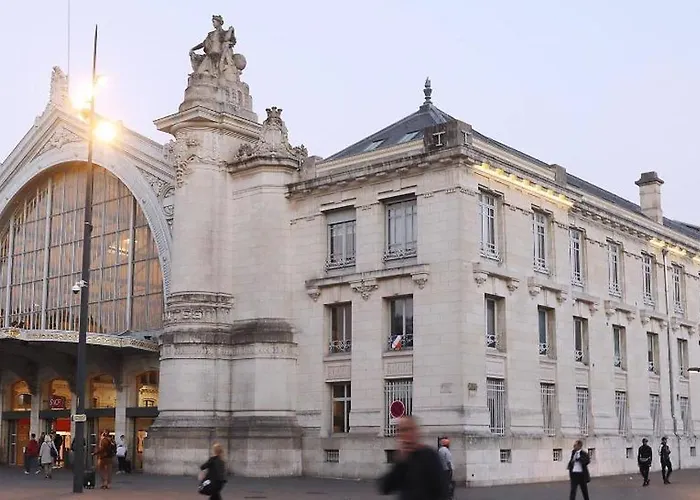Cygne Jaune - Opera / Cathedrale * تور
